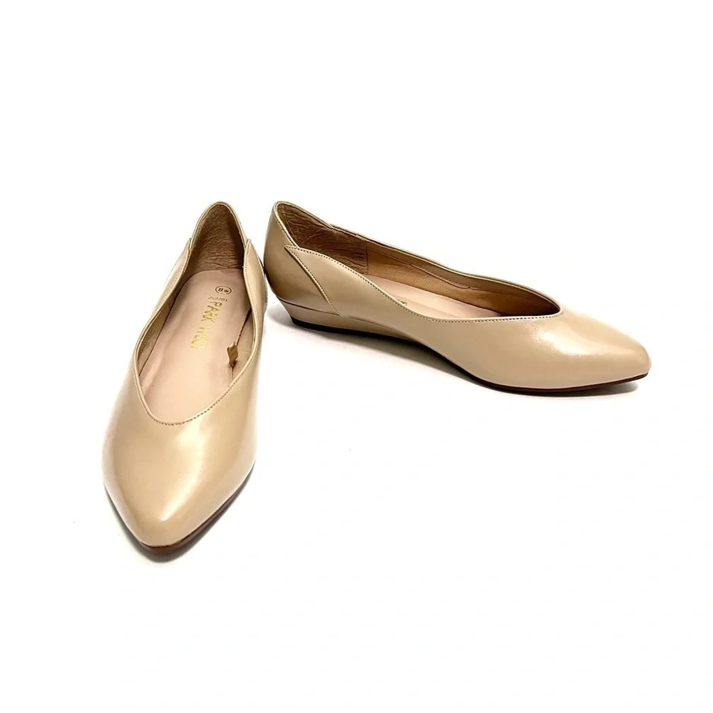 Vintage 1980s deadstock vegan beige leather slip on mini wedge heels